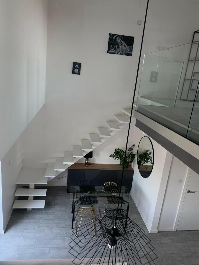 Ekskluzywny Penthouse Z Ogrodem W Centrum Lodzi エクステリア 写真