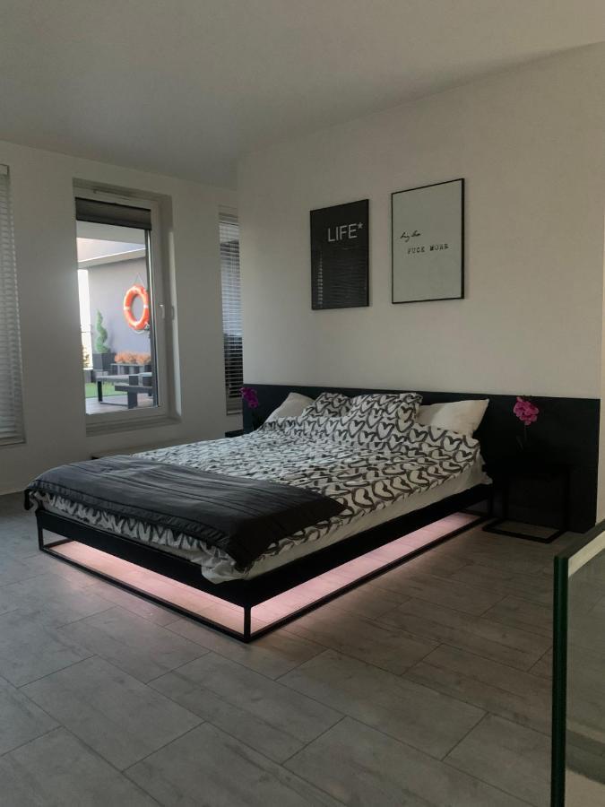 Ekskluzywny Penthouse Z Ogrodem W Centrum Lodzi エクステリア 写真